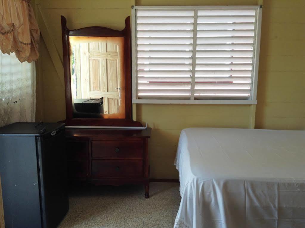 Roots Bamboo Beach Resort Negril Exterior foto